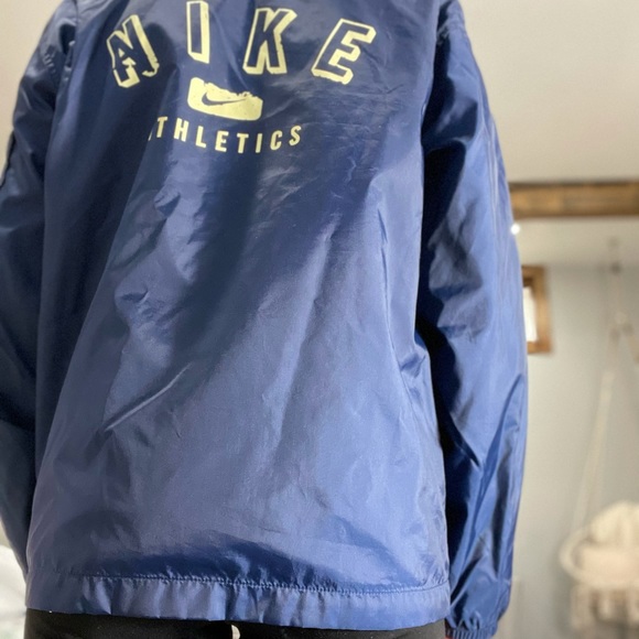 Nike athletics windbreaker jacket - Picture 6 of 7